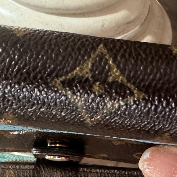 Louis Vuitton Compact Limited Edition Bell Boy Snap Zip Wallet - Picture 9 of 13